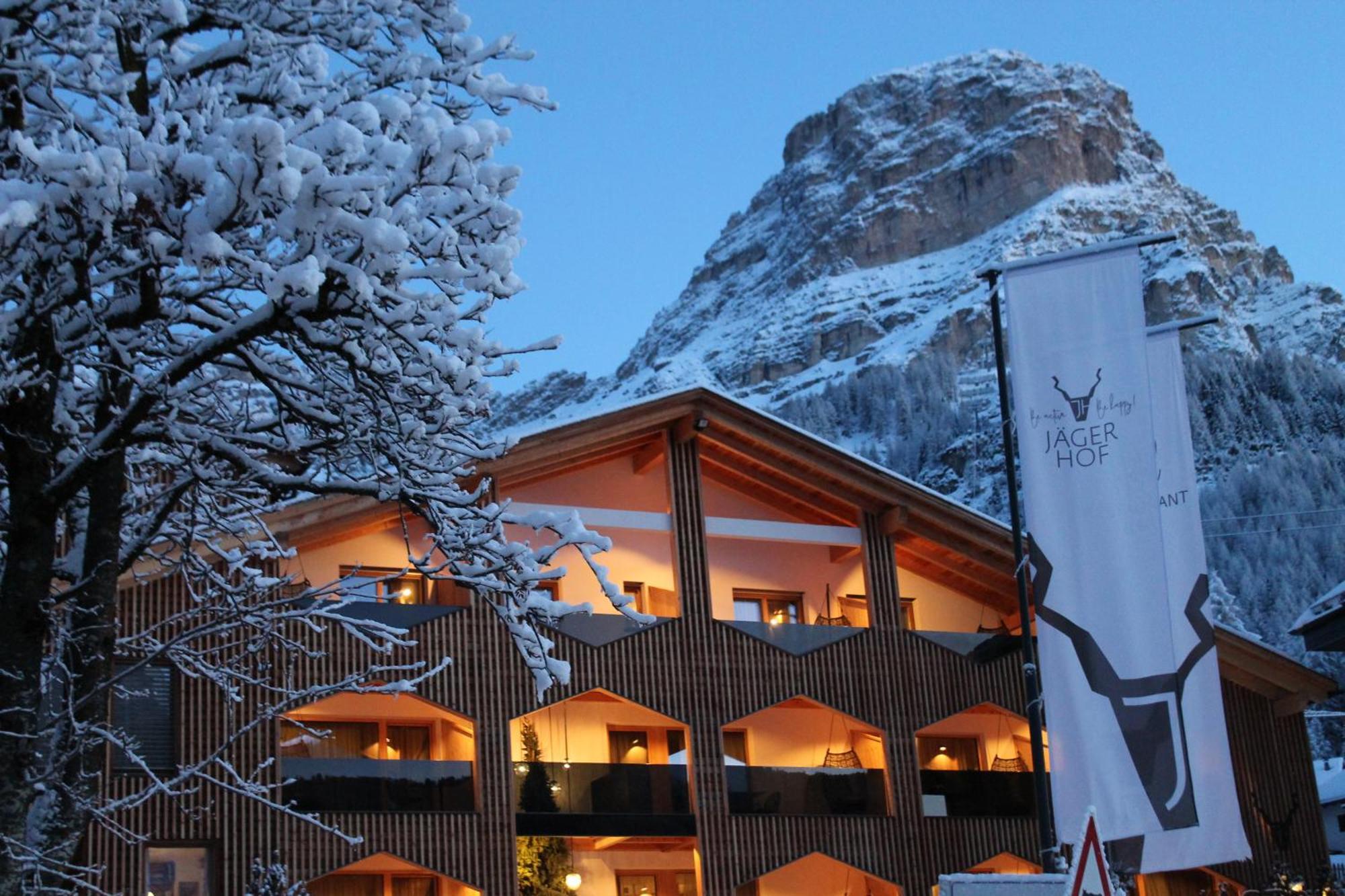 Hotel Jaegerhof Colfosco Exterior photo