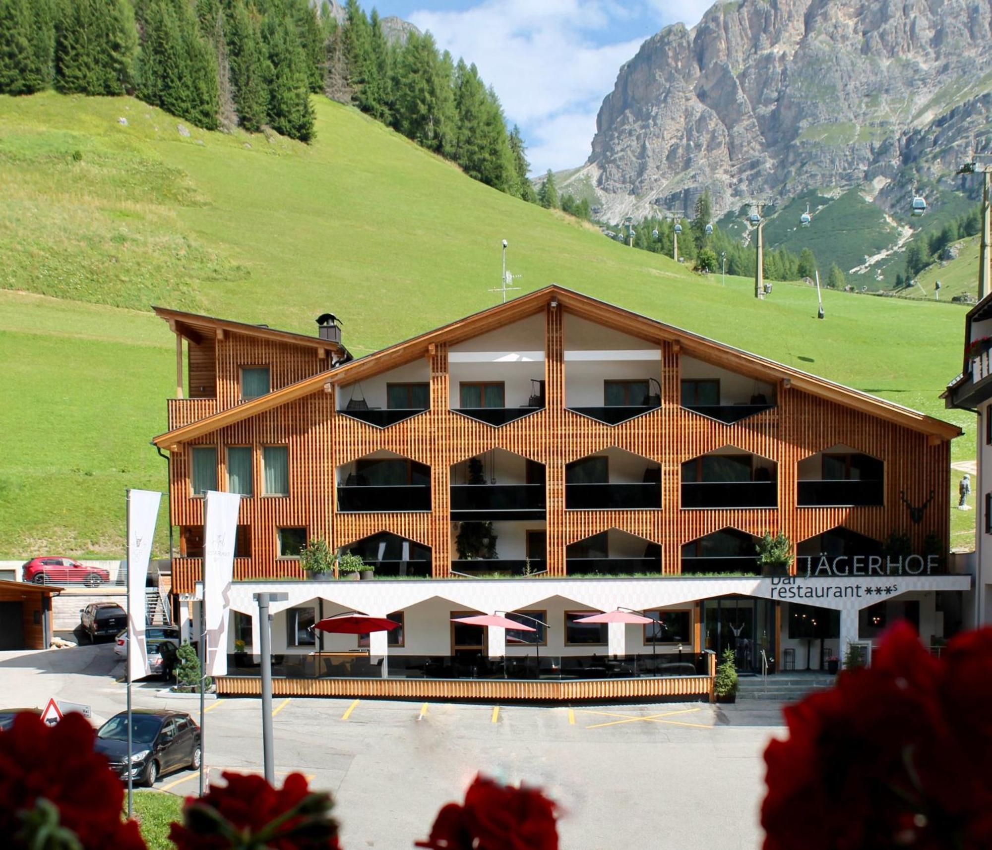 Hotel Jaegerhof Colfosco Exterior photo