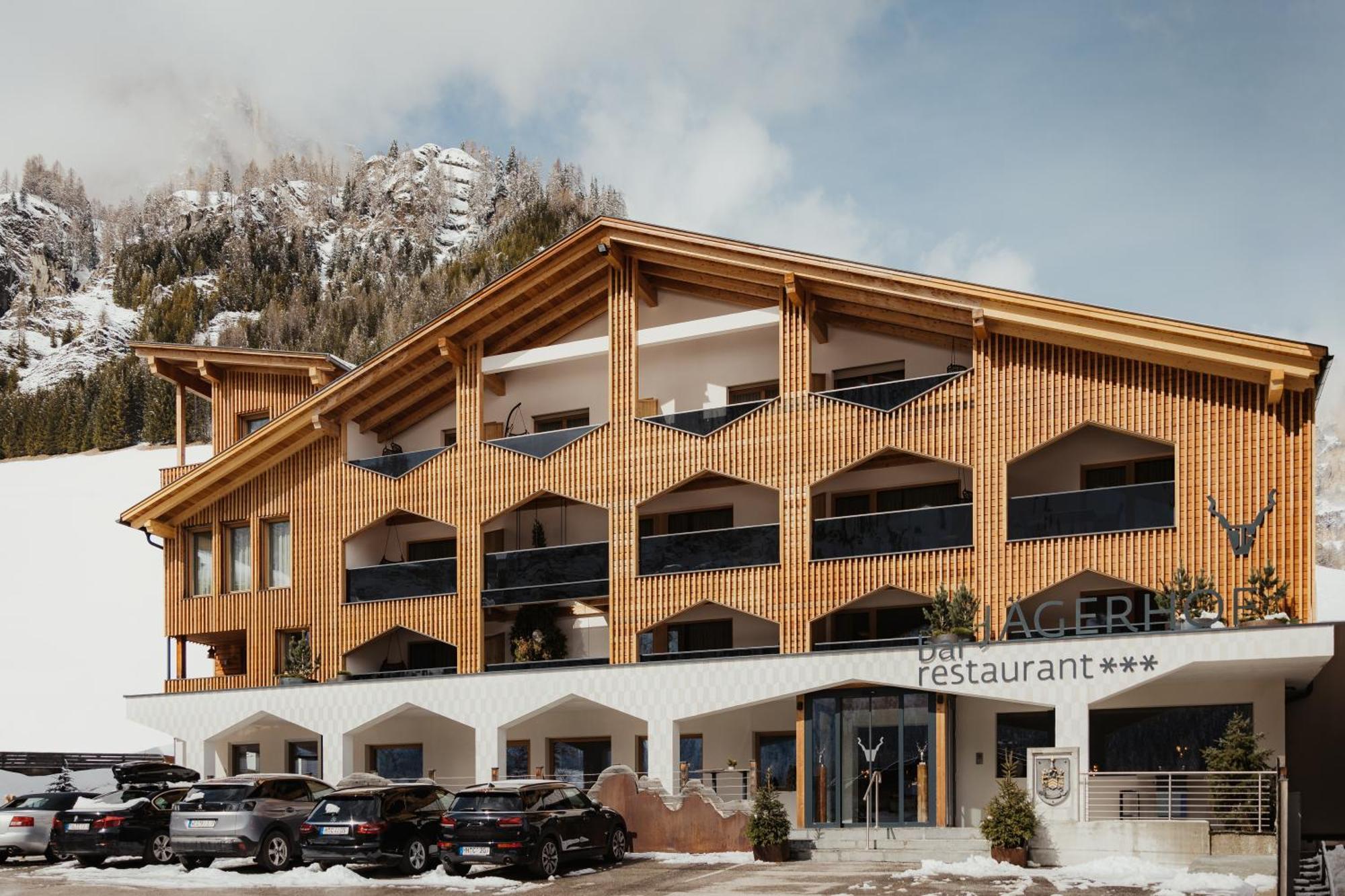 Hotel Jaegerhof Colfosco Exterior photo