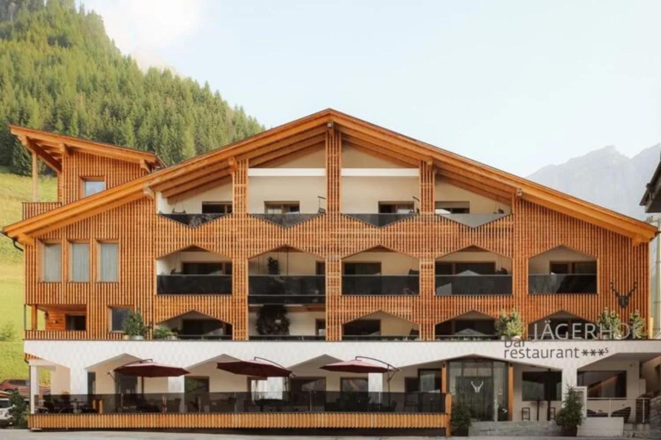 Hotel Jaegerhof Colfosco Exterior photo